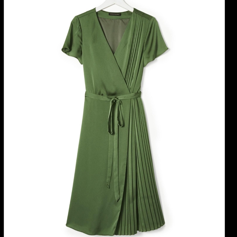⭐Banana Republic Army Green Satin Wrap Dress